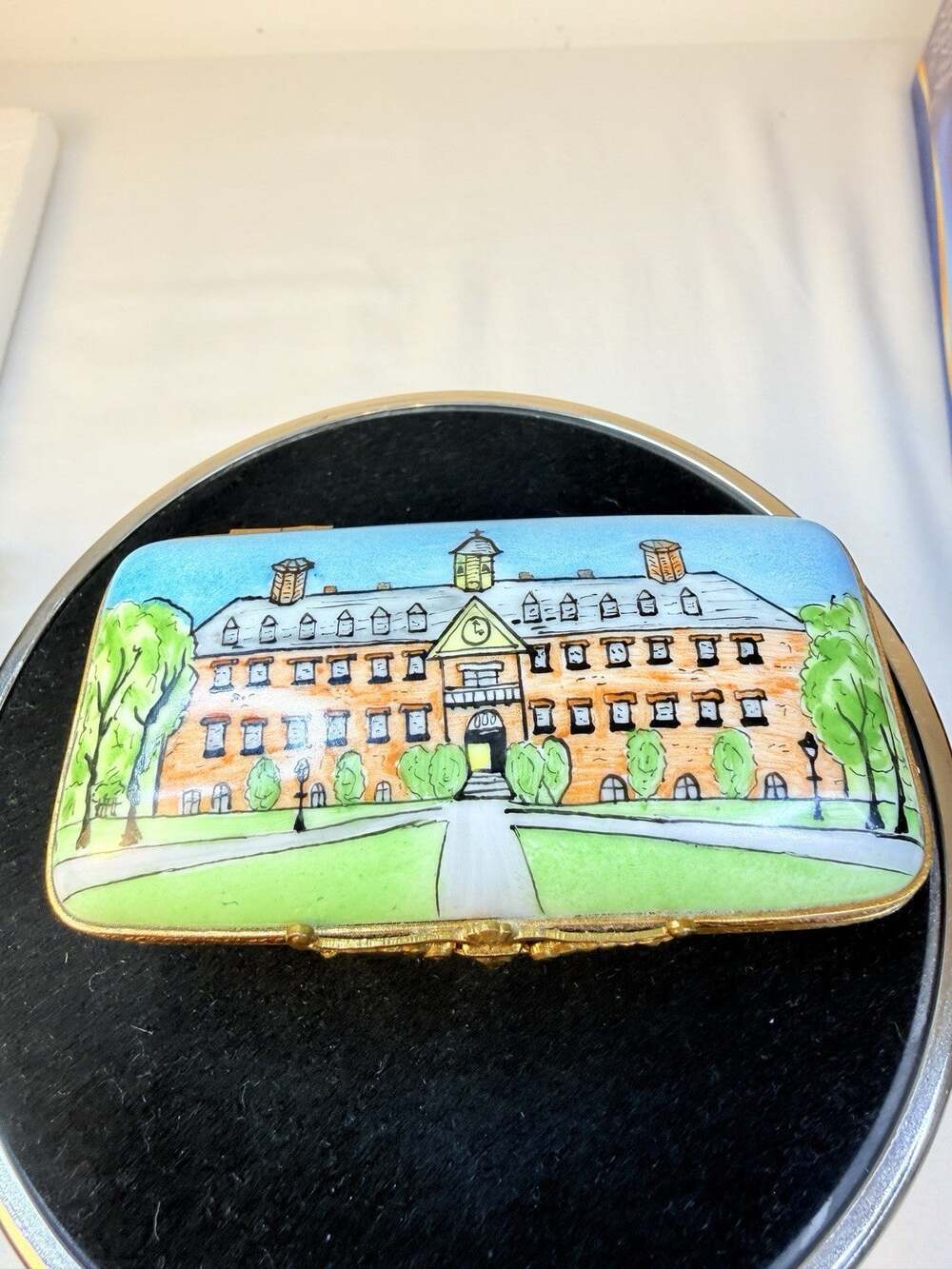 Limoges Porcelain Trinket Box The Wren Building William & Mary Williamsburg VA